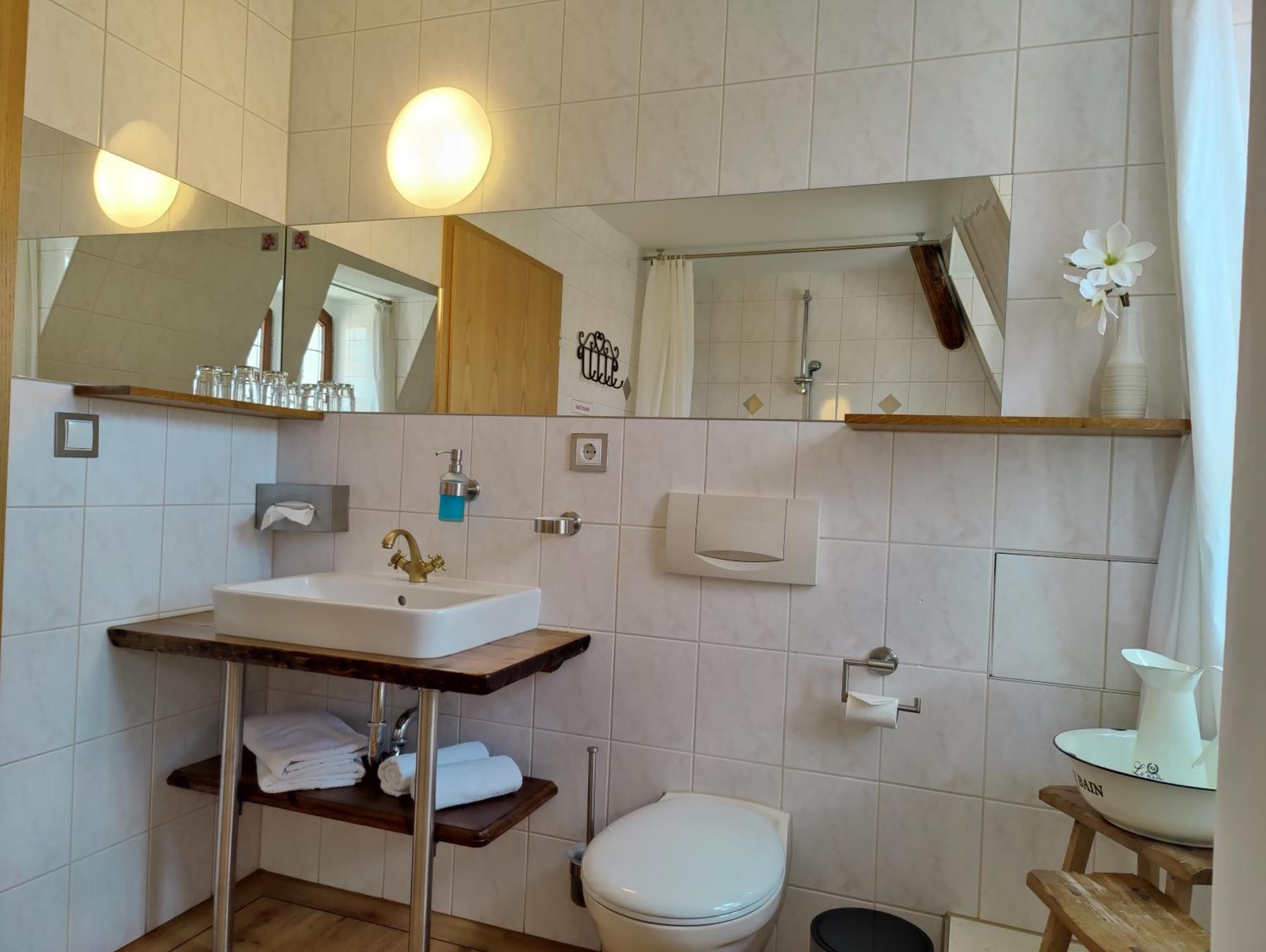 Hotel Zum Kloetzelmoench กอร์ลิตซ์ ภายนอก รูปภาพ