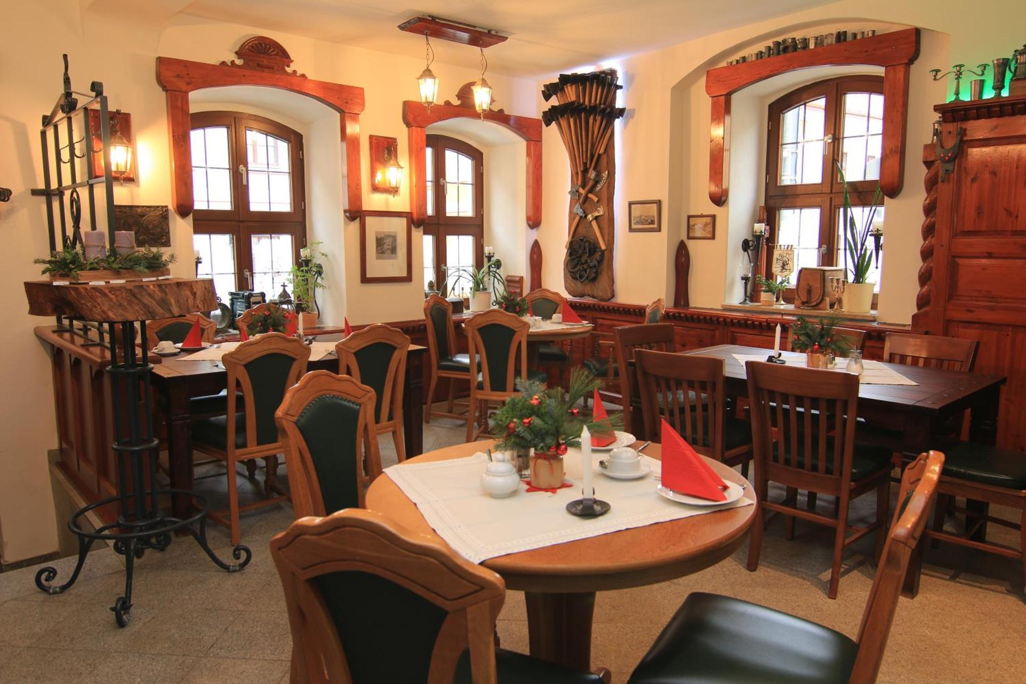 Hotel Zum Kloetzelmoench กอร์ลิตซ์ ภายนอก รูปภาพ